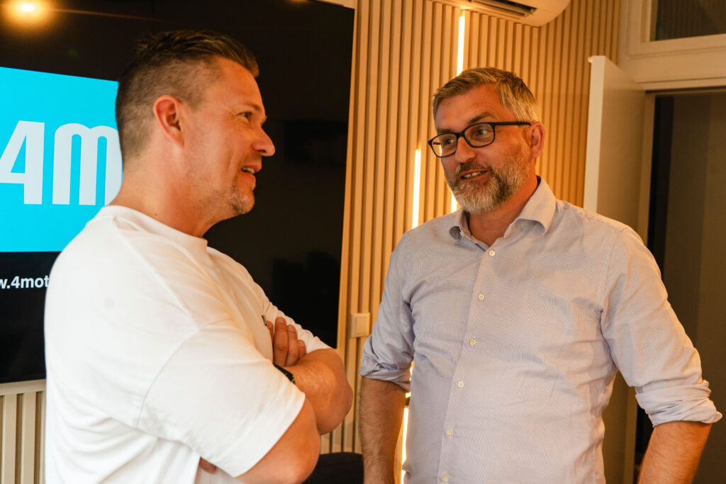 4Motions Team bei der Arbeit